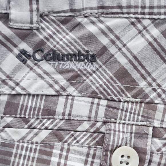 Columbia Titanium lightweight short light brown plaid women's size 8 - Picture 7 of 13